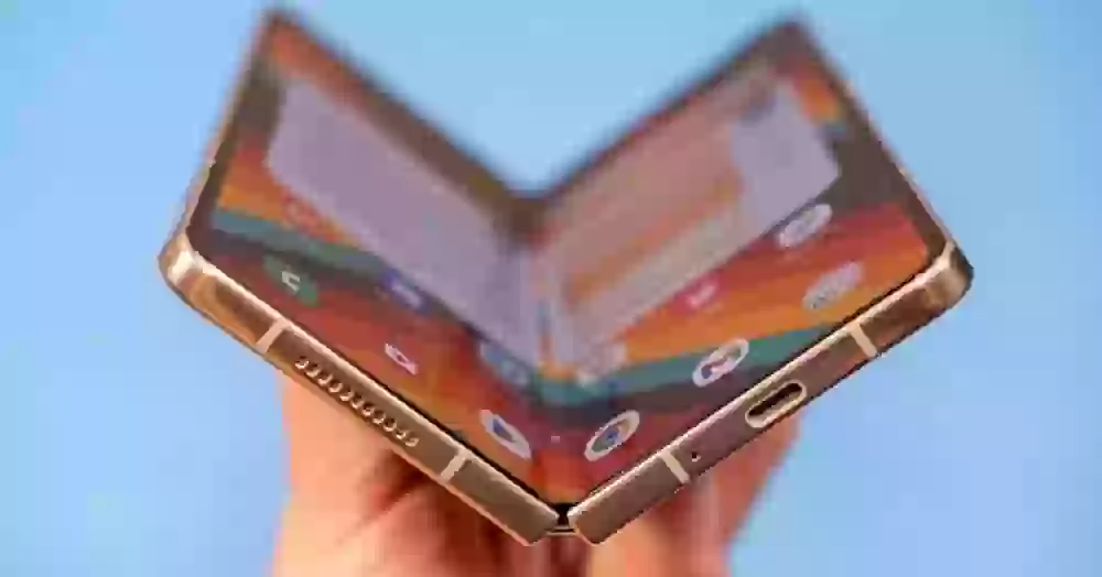 Samsung нашла способ сделать складные смартфоны дешевле, но не в России