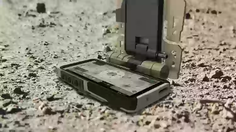 Samsung представила защищенные флагманы не для всех. С ними хоть куда