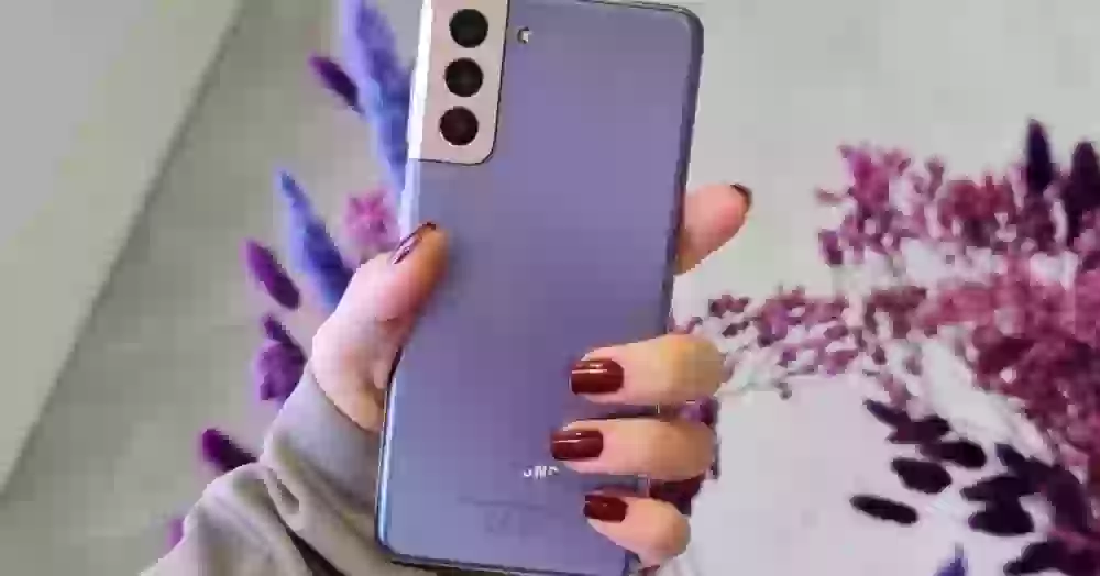 Galaxy S21 в России подешевел на 25 тысяч рублей. Это самая низкая цена в истории